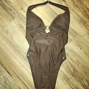 Beach Cabana | Peekaboo Halter Top Swimsuit